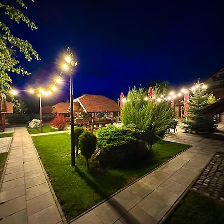 Vila Hora Cu Brazi Зернешті Екстер'єр фото